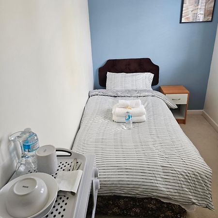 Extra Large Bedroom Dartford Dış mekan fotoğraf