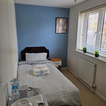 Extra Large Bedroom Dartford Dış mekan fotoğraf