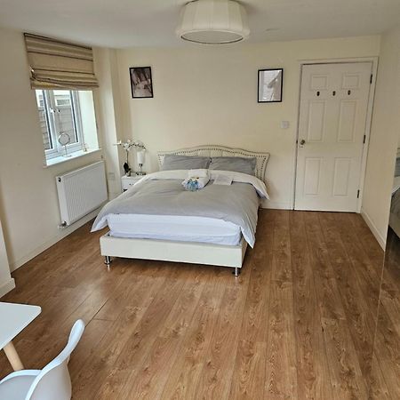 Extra Large Bedroom Dartford Dış mekan fotoğraf