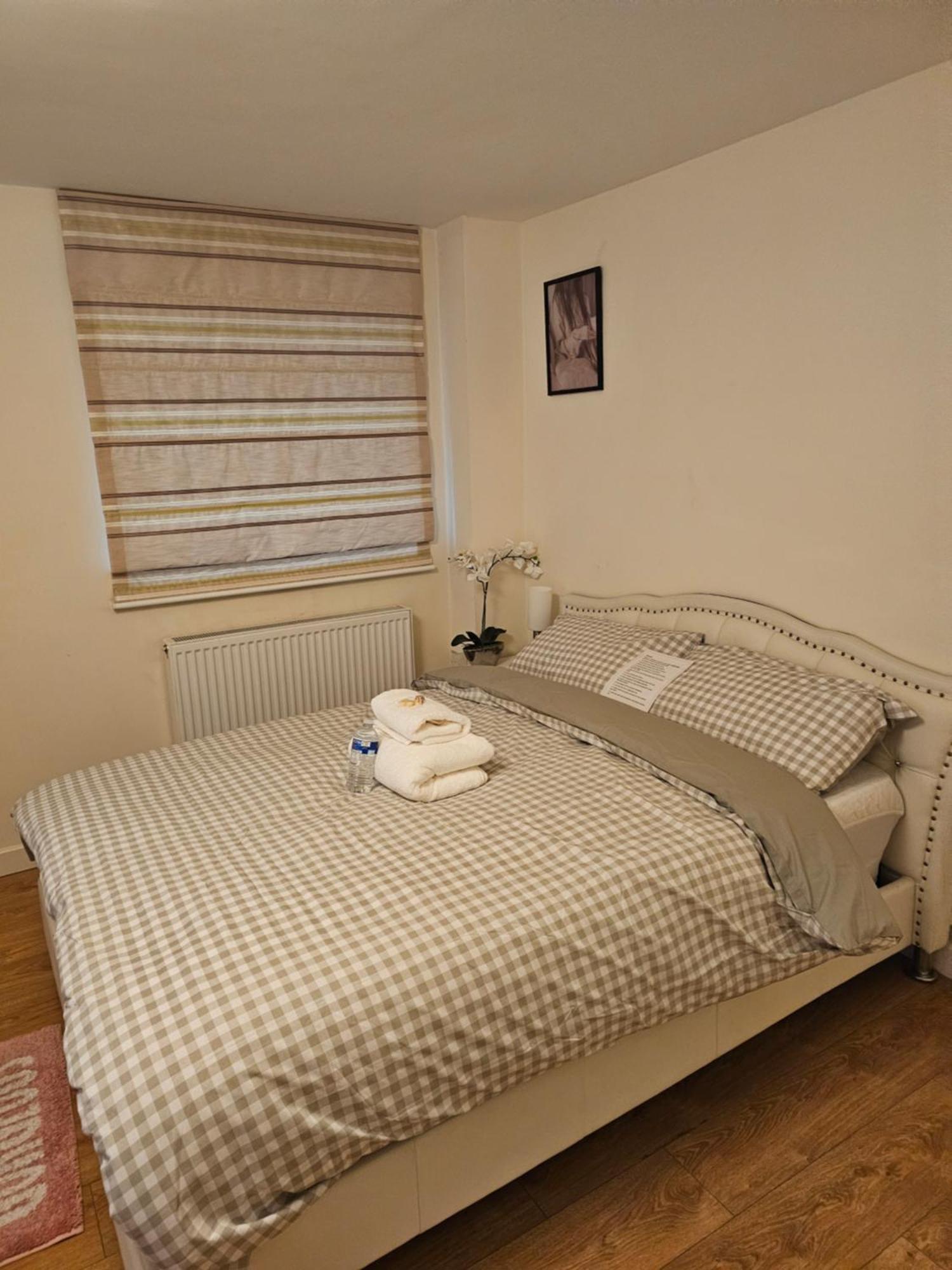 Extra Large Bedroom Dartford Dış mekan fotoğraf