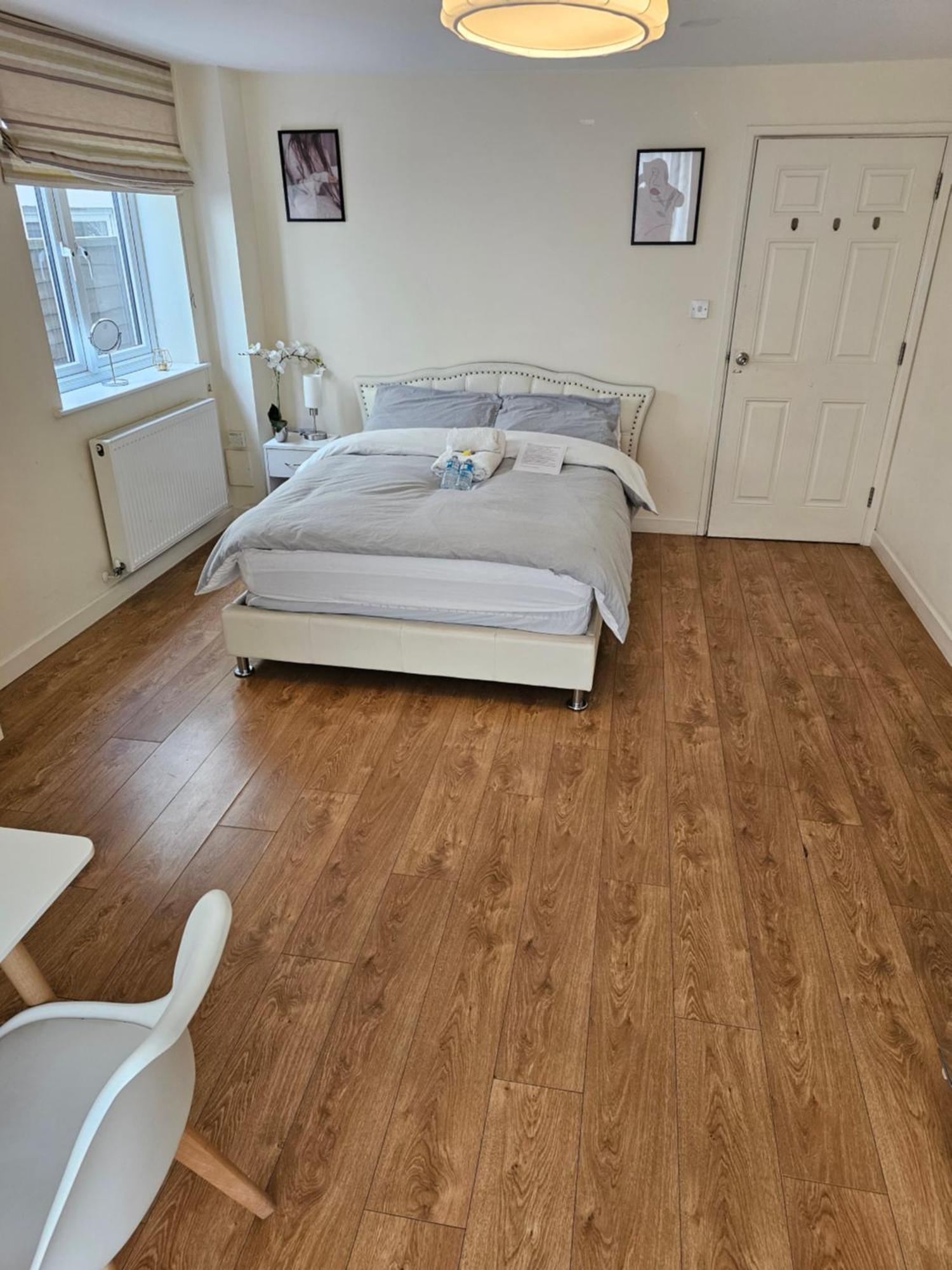 Extra Large Bedroom Dartford Dış mekan fotoğraf