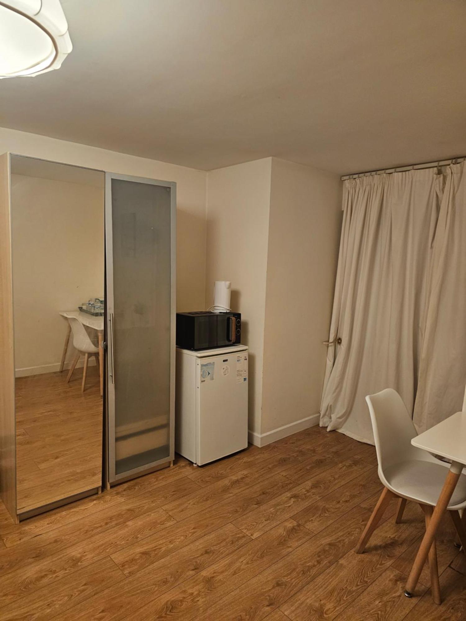 Extra Large Bedroom Dartford Dış mekan fotoğraf